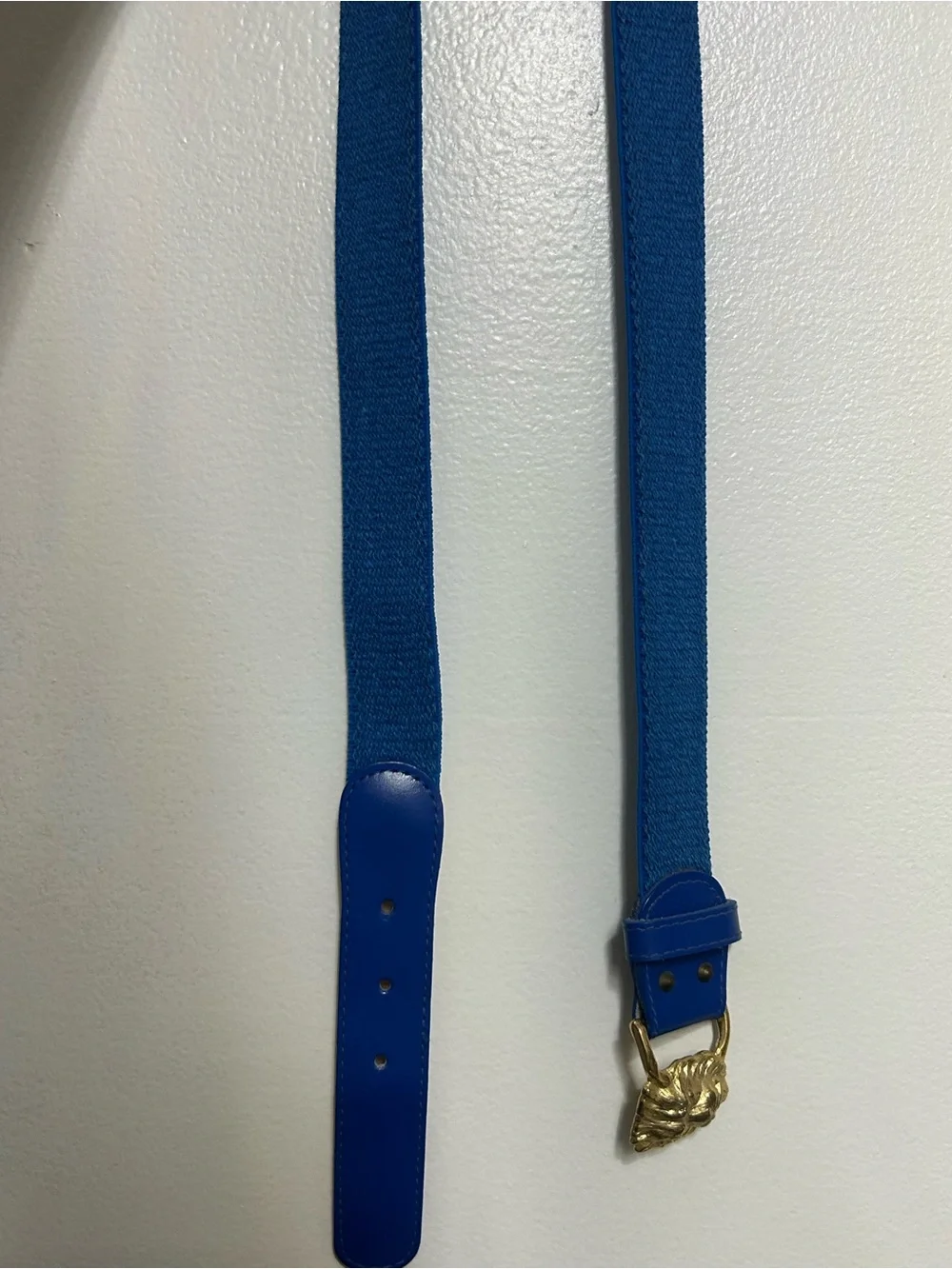 Vintage ANNE KLEIN for Calderon Blue Stretch Leather Belt Gold Lion Buckle 8491